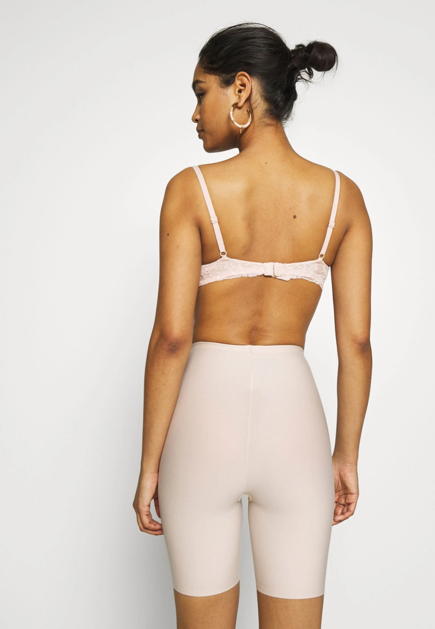 Triumph Medium Series Panty - Shapewear - Nude Beige - Afbeelding 3